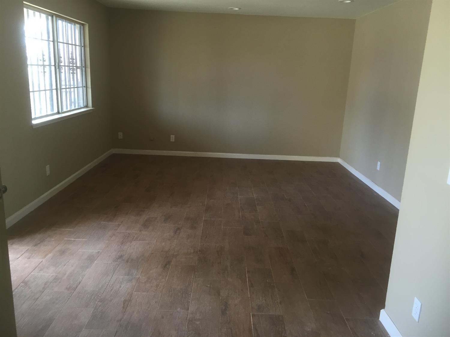 727 South Cedar Avenue Reedley, CA 93654 - Photo 6 of 14 Gallery Image 6
