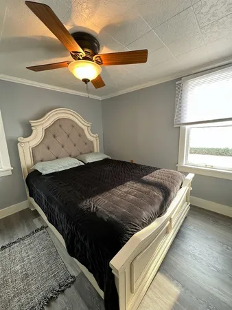 $2,000 | 300 North Madison Street, Woodstock, IL 60098