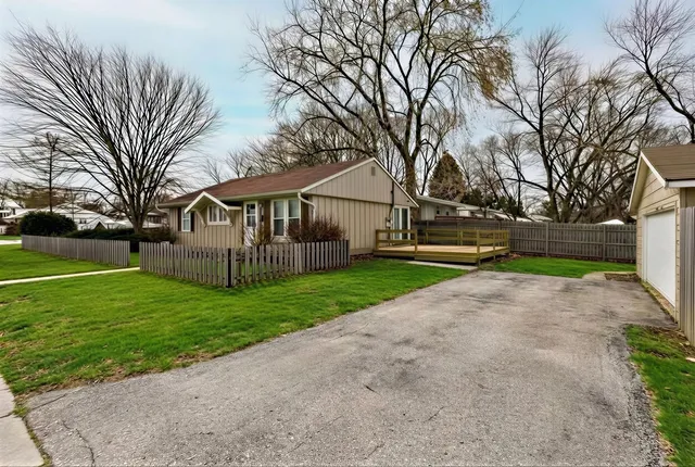 $215,000 | 2119 Hermon Avenue, Zion, IL 60099