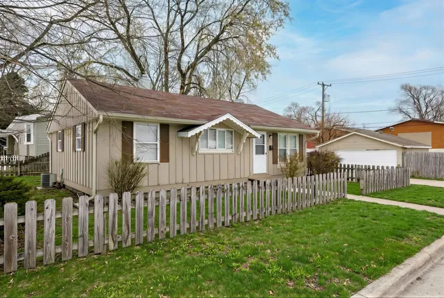 $215,000 | 2119 Hermon Avenue, Zion, IL 60099