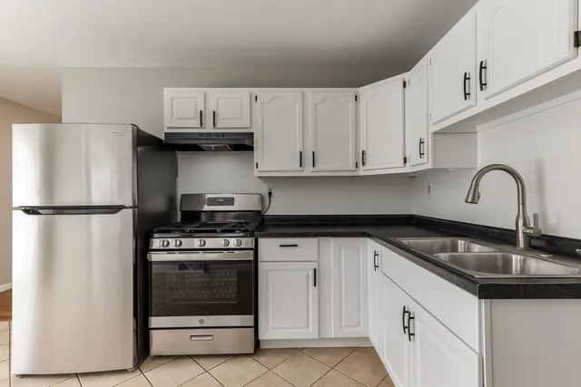 $215,000 | 2119 Hermon Avenue, Zion, IL 60099