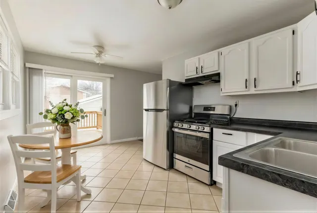 $215,000 | 2119 Hermon Avenue, Zion, IL 60099