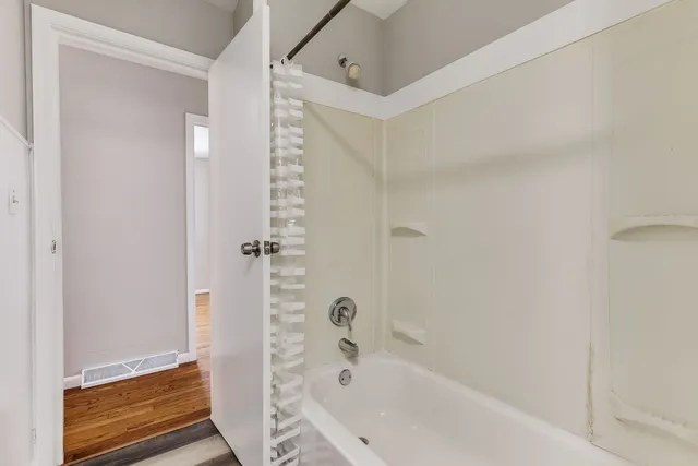 $215,000 | 2119 Hermon Avenue, Zion, IL 60099