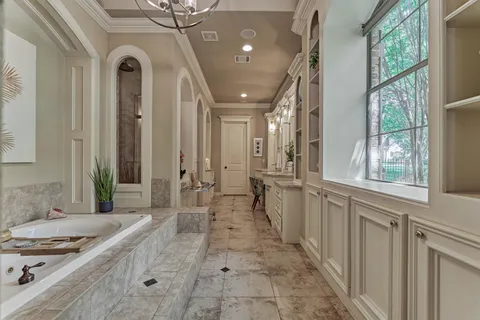 $1,299,900 | 106 Fairwater Drive, Montgomery, TX 77356