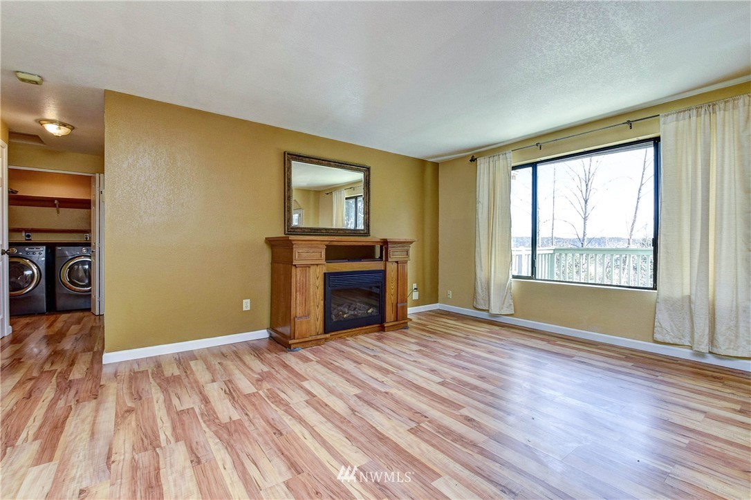 22309 4th Avenue Southeast Bothell, WA 98021 - Photo 5 of 32