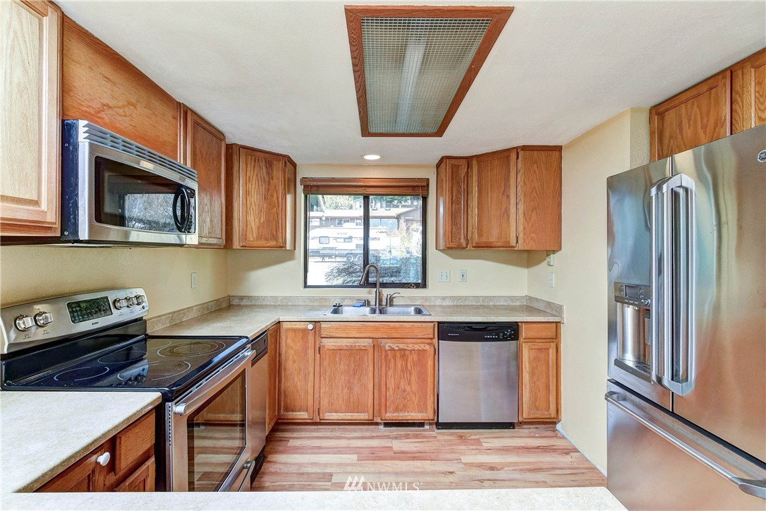 22309 4th Avenue Southeast Bothell, WA 98021 - Photo 9 of 32