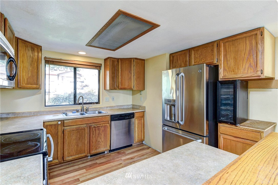 22309 4th Avenue Southeast Bothell, WA 98021 - Photo 10 of 32