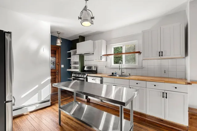 $3,300 | 23 Brayton Road, Unit 23, Boston, MA 02135