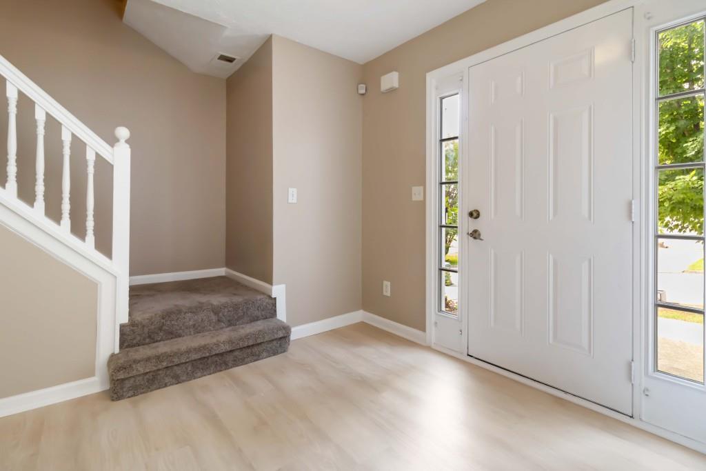 4783 Creekside Place Decatur, GA 30035 - Photo 3 of 24 an entryway with a window