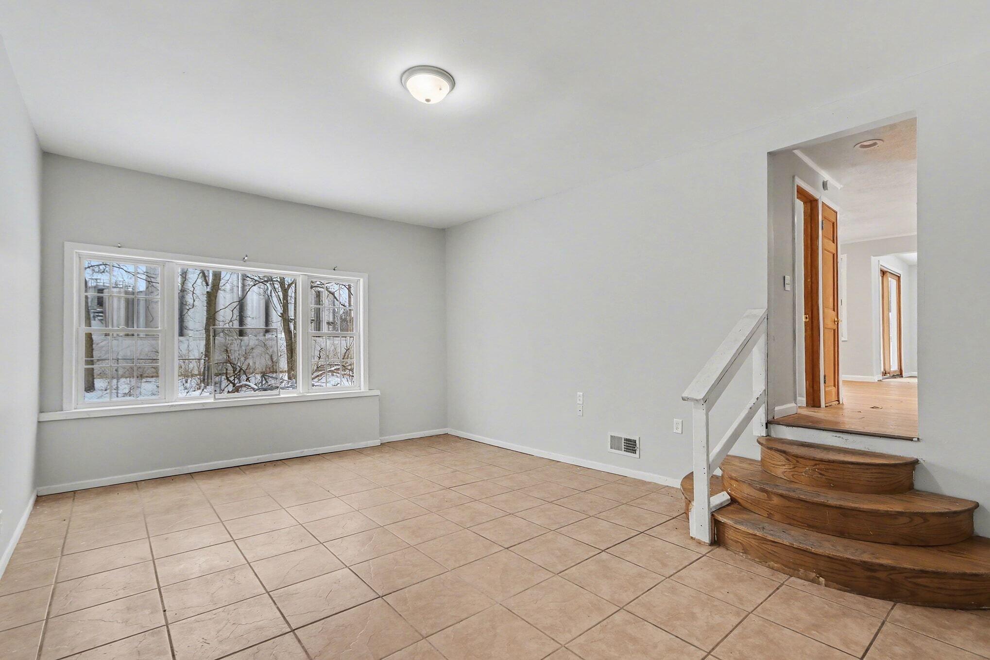 435 Prospect Street Constantine, MI 49042 - Photo 14 of 20 014_file_6977