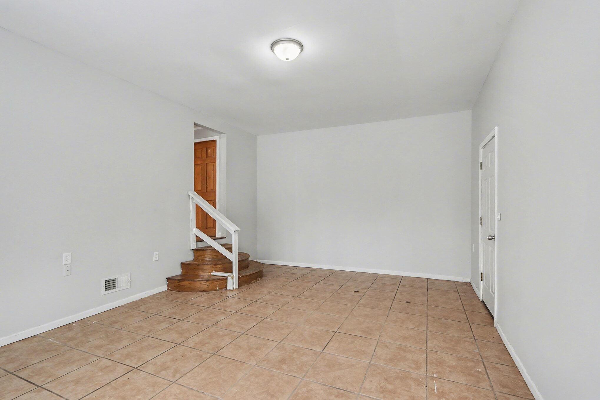 435 Prospect Street Constantine, MI 49042 - Photo 15 of 20 015_file_9533