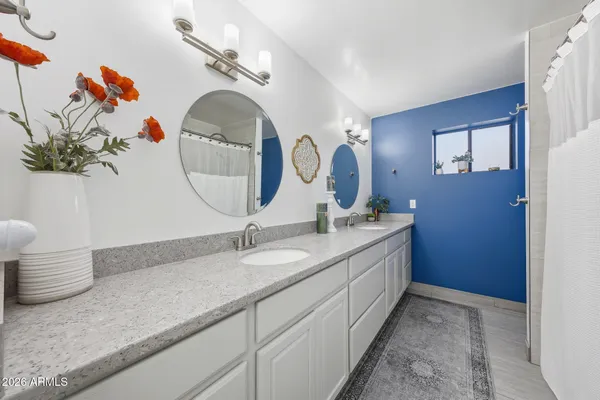 $725,000 | 4350 East Winchcomb Drive, Phoenix, AZ 85032