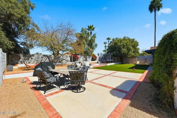 $725,000 | 4350 East Winchcomb Drive, Phoenix, AZ 85032