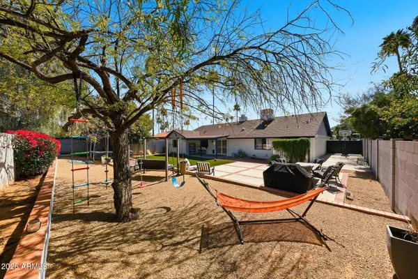 $725,000 | 4350 East Winchcomb Drive, Phoenix, AZ 85032