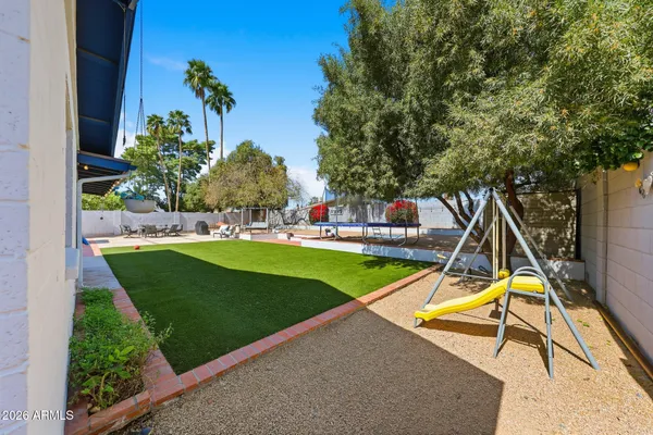 $725,000 | 4350 East Winchcomb Drive, Phoenix, AZ 85032