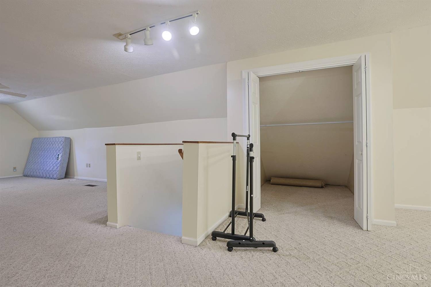 2312 Compton Road Cincinnati, OH 45231 - Photo 28 of 40 Gallery Image 28