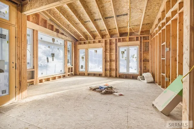 $2,500,000 | 115068 Highway 89, Alpine, WY 83128