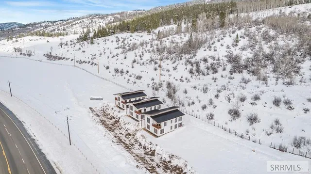 $2,500,000 | 115068 Highway 89, Alpine, WY 83128