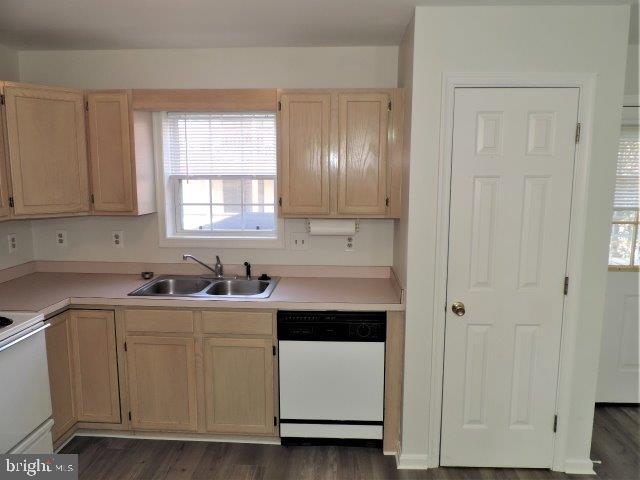 718 Anchor Chain Road, Unit 10B Ocean City, MD 21842 - Photo 11 of 27 Kitchen (C)