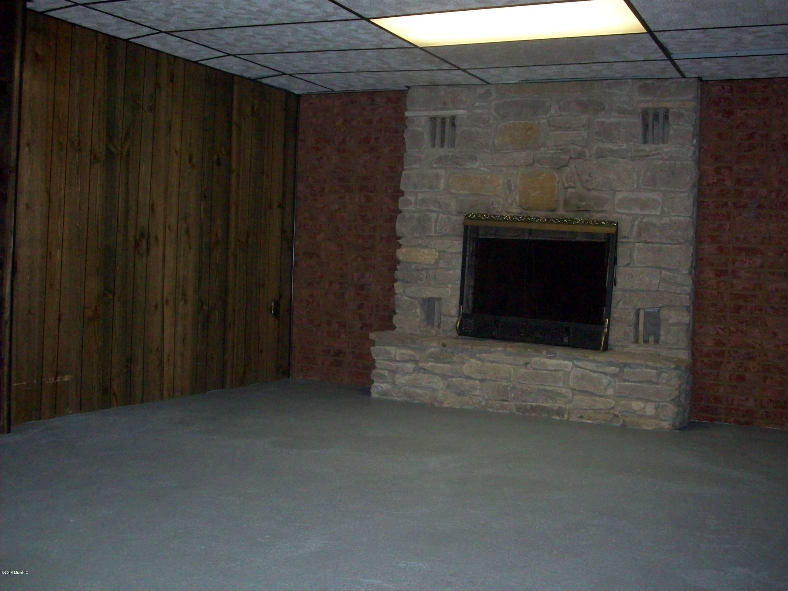 305 Tomahawk Lane Reed City, MI 49677 - Photo 18 of 22 100_3478