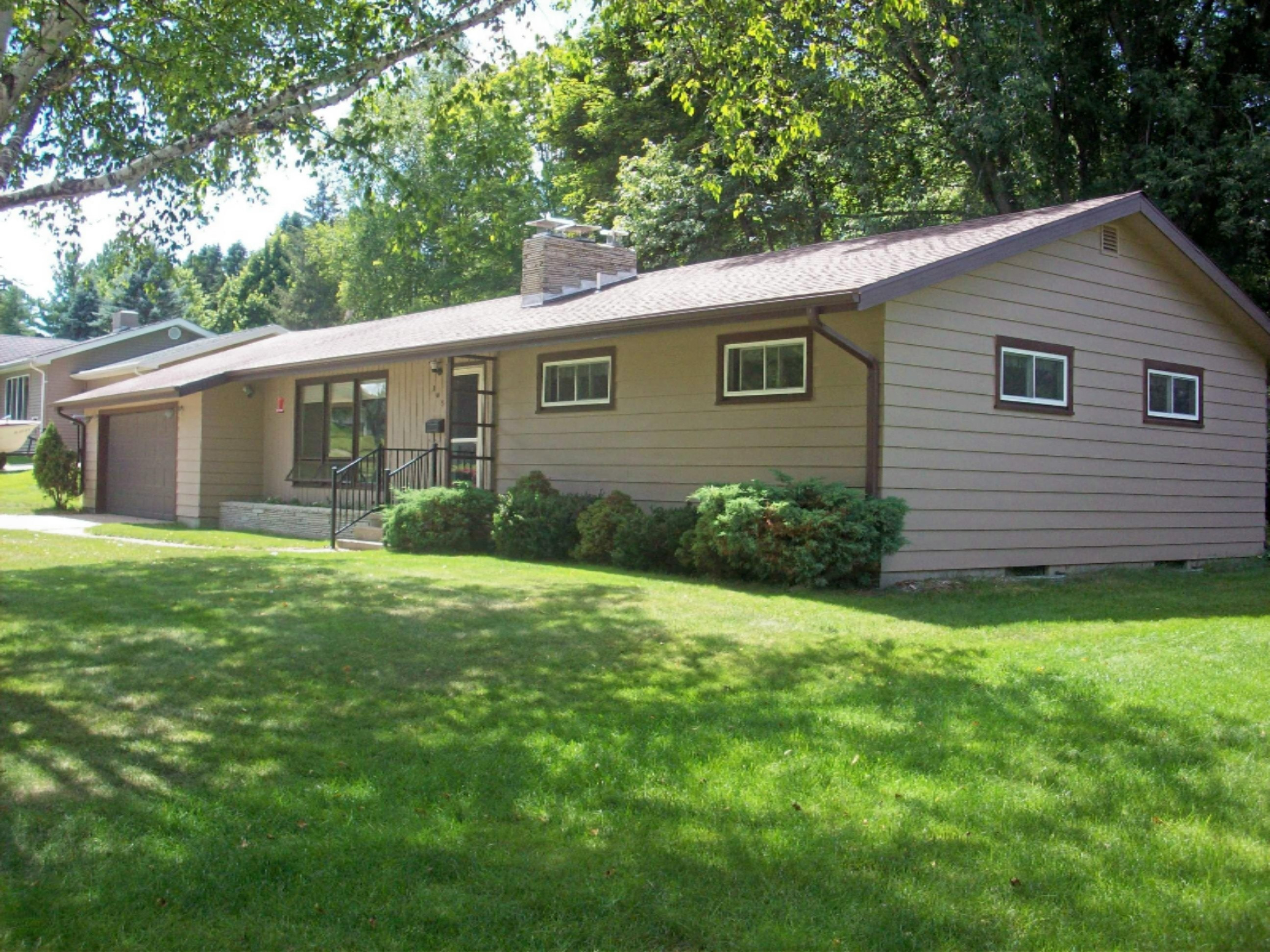 305 Tomahawk Lane Reed City, MI 49677 - Photo 2 of 22 100_3289