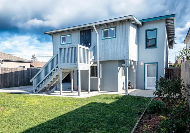 a house view with a outdoor space