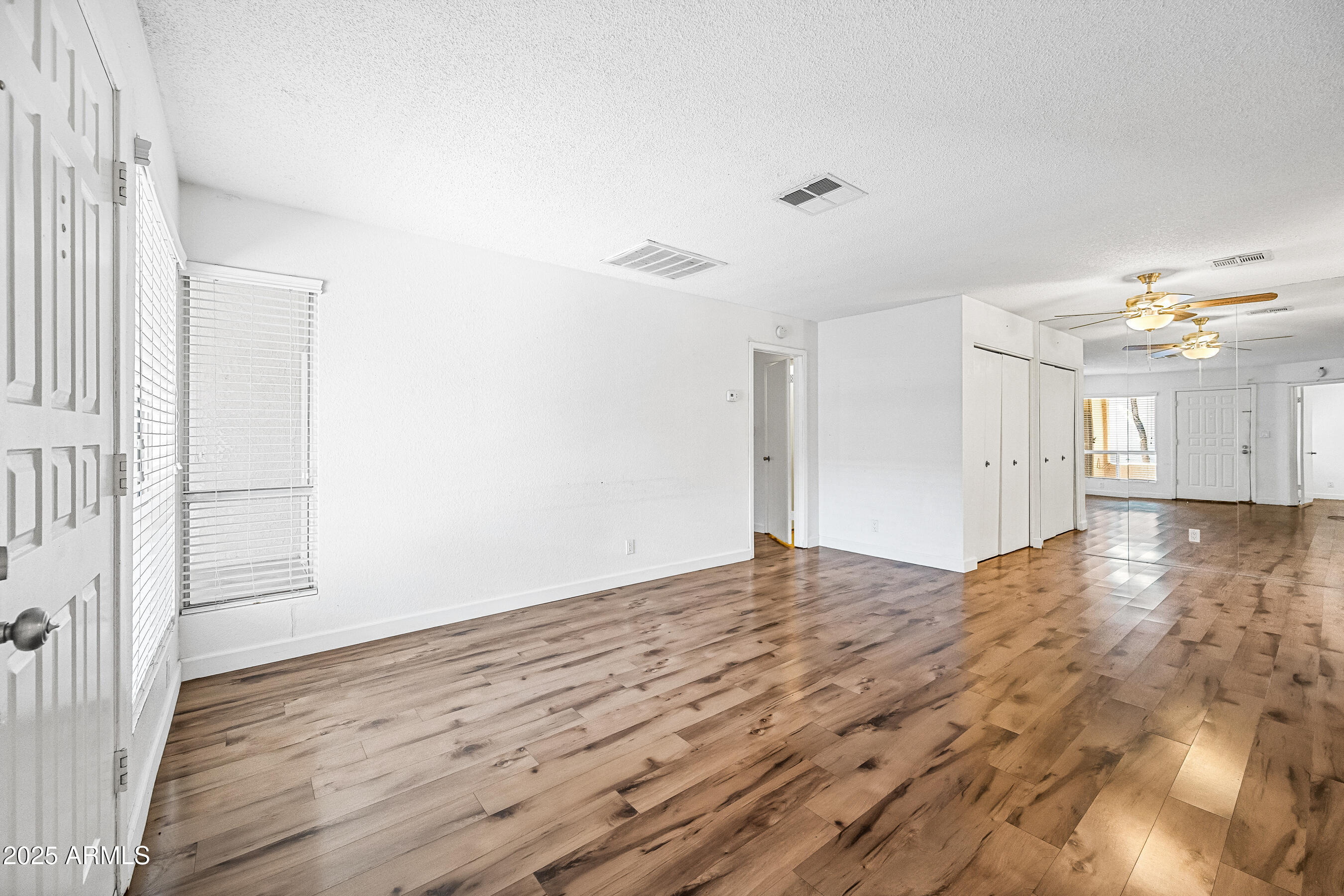 93 North Cooper Road, Unit 6 Chandler, AZ 85225 - Photo 4 of 20 4-92NCR6-ocupix-