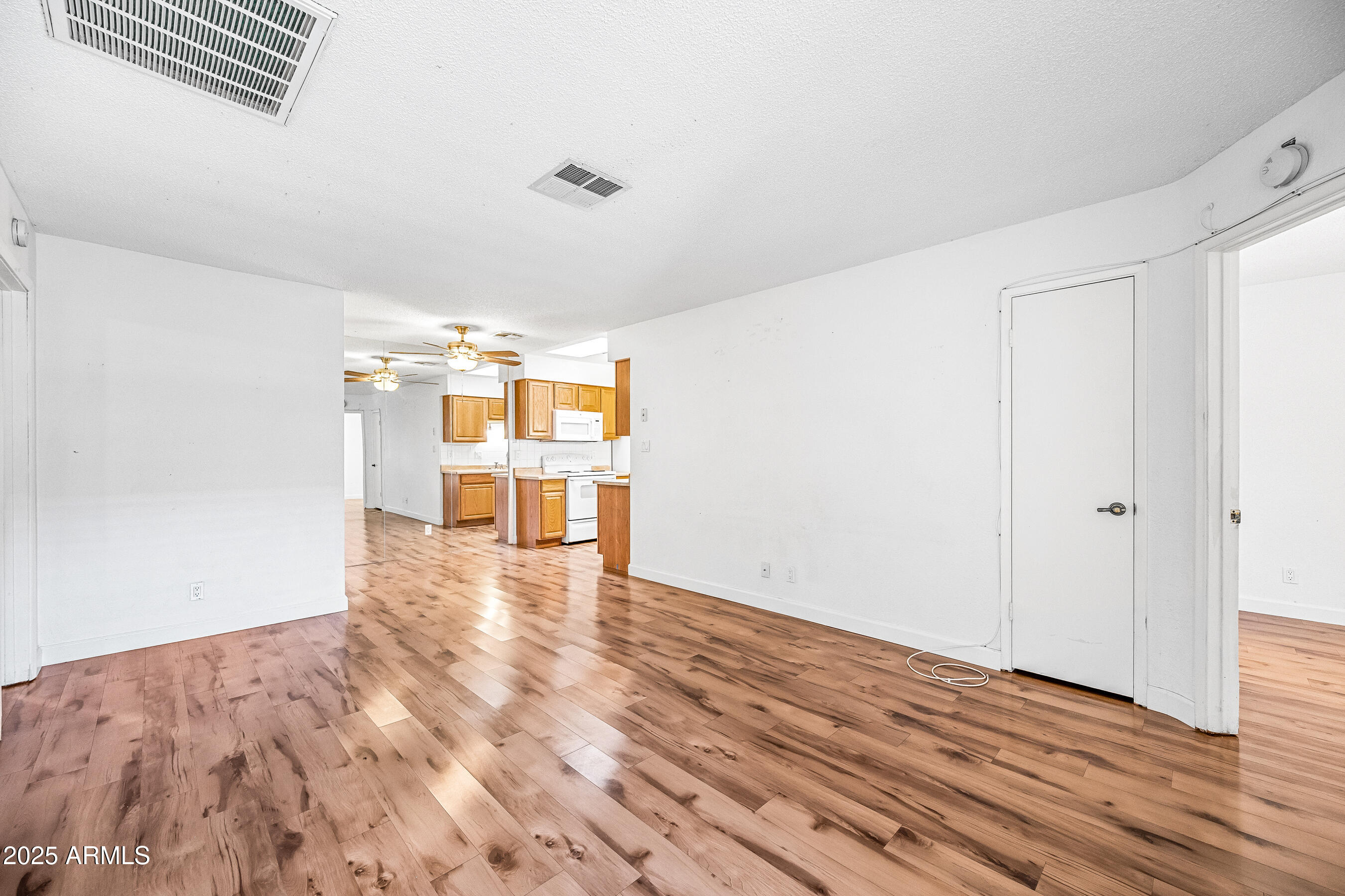 93 North Cooper Road, Unit 6 Chandler, AZ 85225 - Photo 6 of 20 6-92NCR6-ocupix-