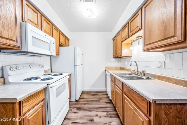 $1,400 | 93 North Cooper Road, Unit 6, Chandler, AZ 85225