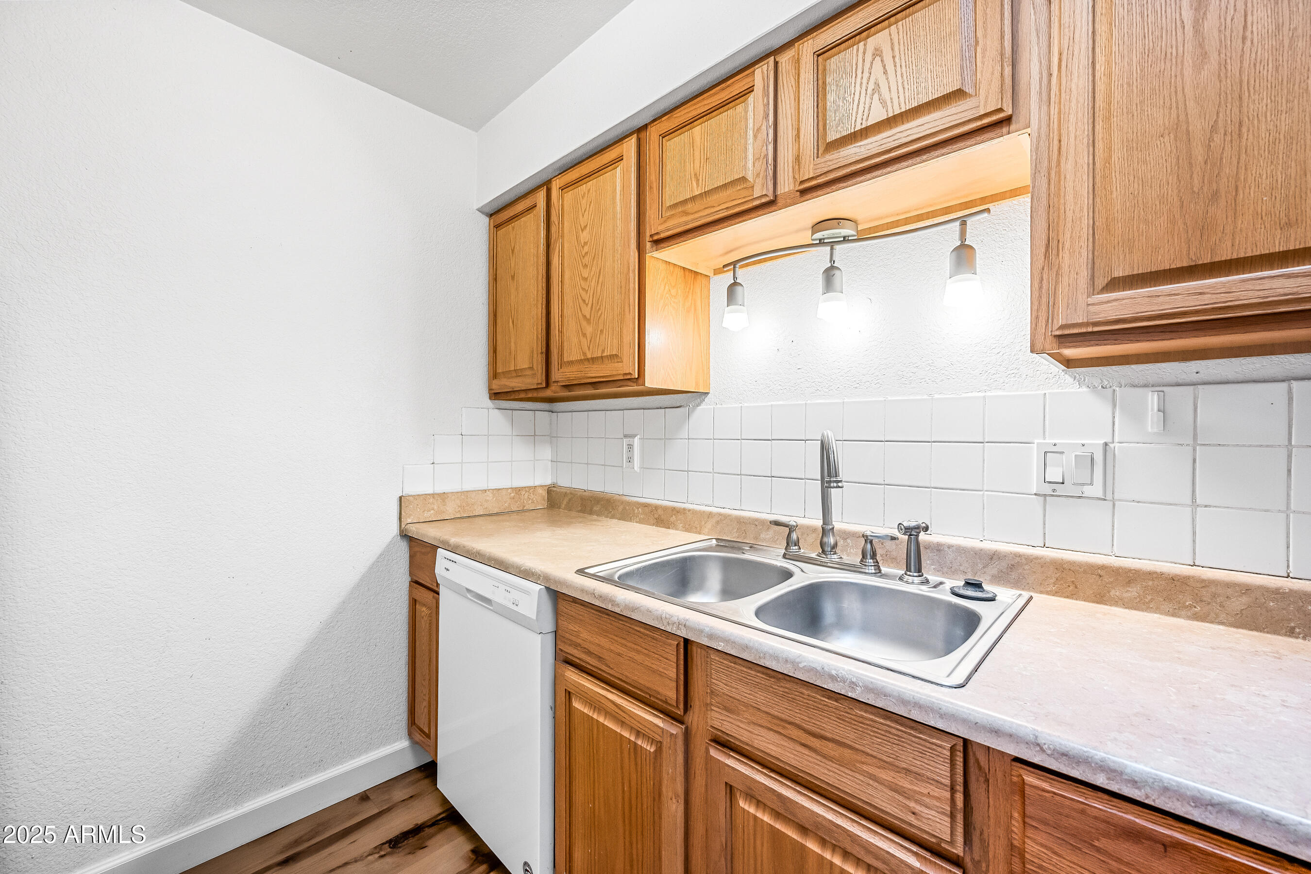 93 North Cooper Road, Unit 6 Chandler, AZ 85225 - Photo 9 of 20 9-92NCR6-ocupix-