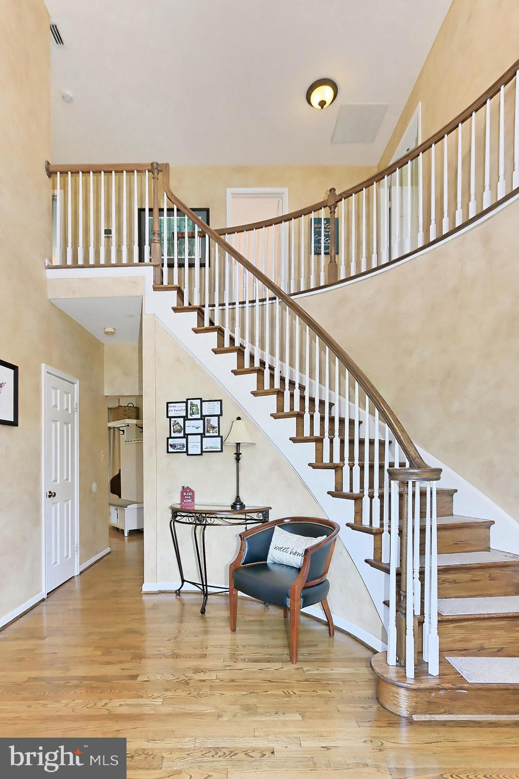 6202 Sandstone Way Clifton, VA 20124 - Photo 4 of 54