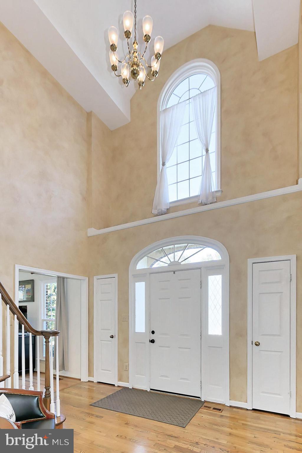 6202 Sandstone Way Clifton, VA 20124 - Photo 5 of 54