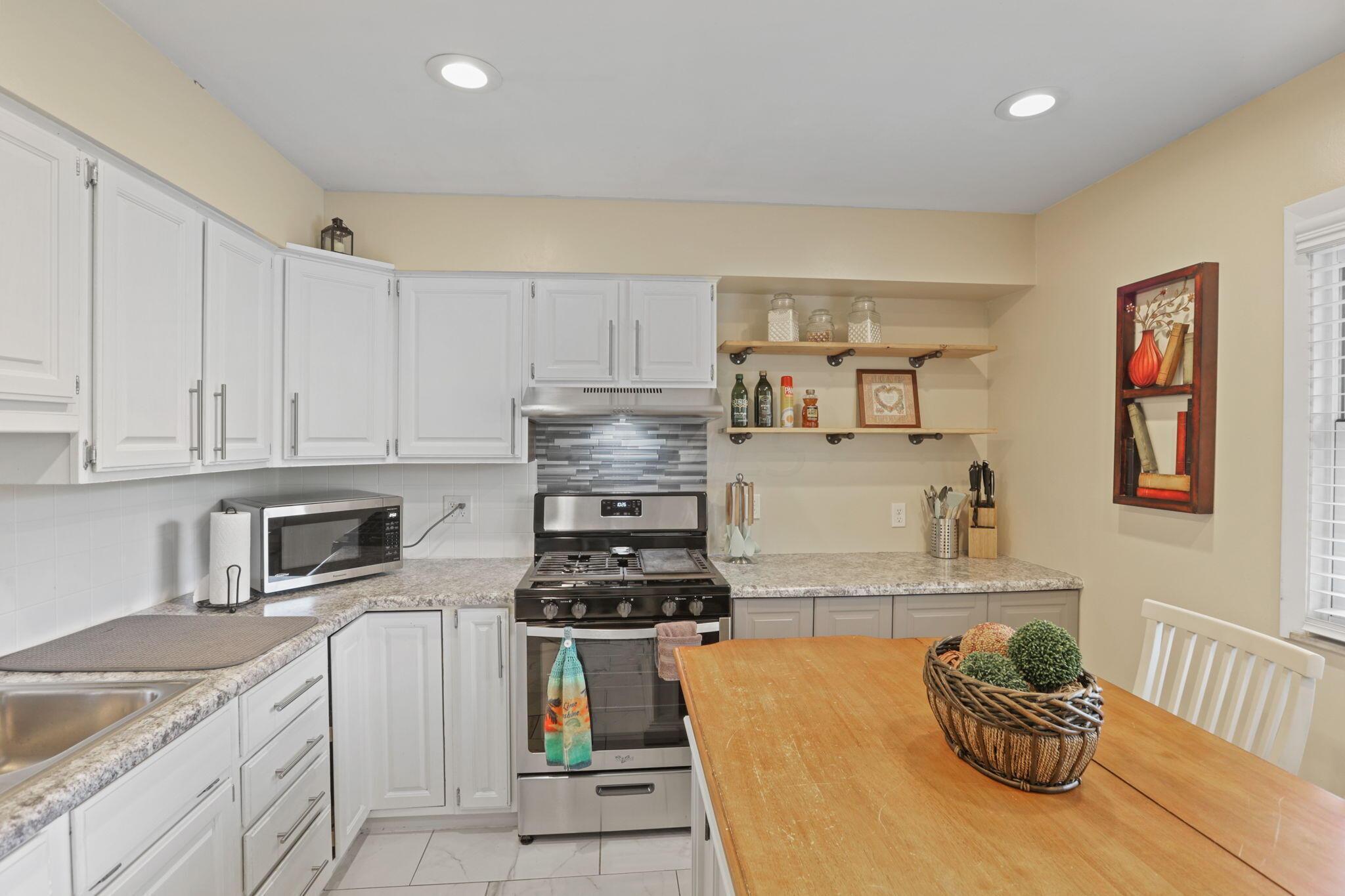 6436 Faircrest Road Columbus, OH 43229 - Photo 13 of 54 16-web-or-mls-IMG_8988