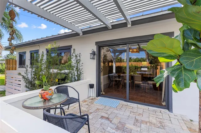 a view of a backyard with plants