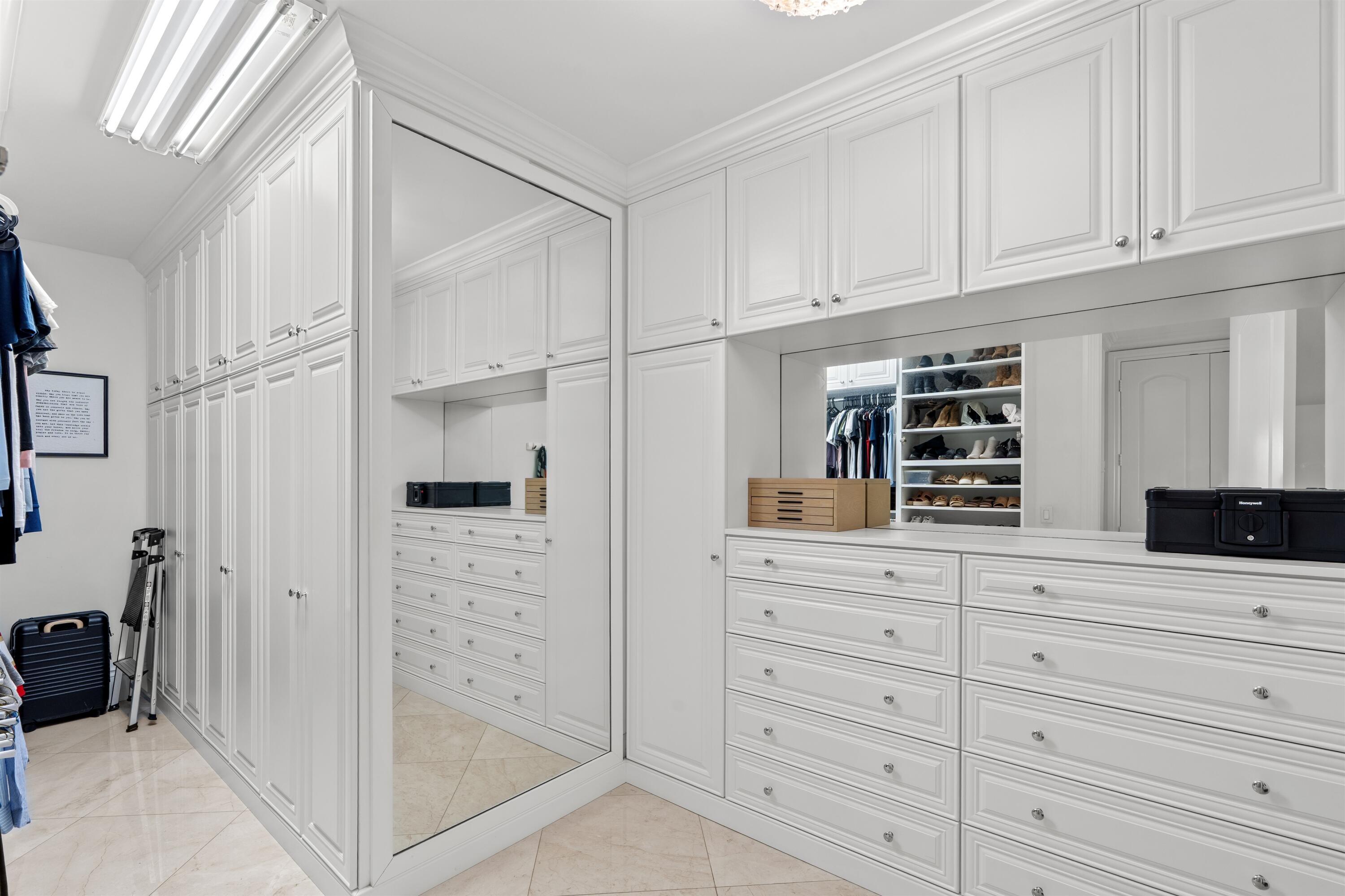 2320 Northeast 34th Court Lighthouse Point, FL 33064 - Photo 55 of 60 PRIMARY_CLOSET_2
