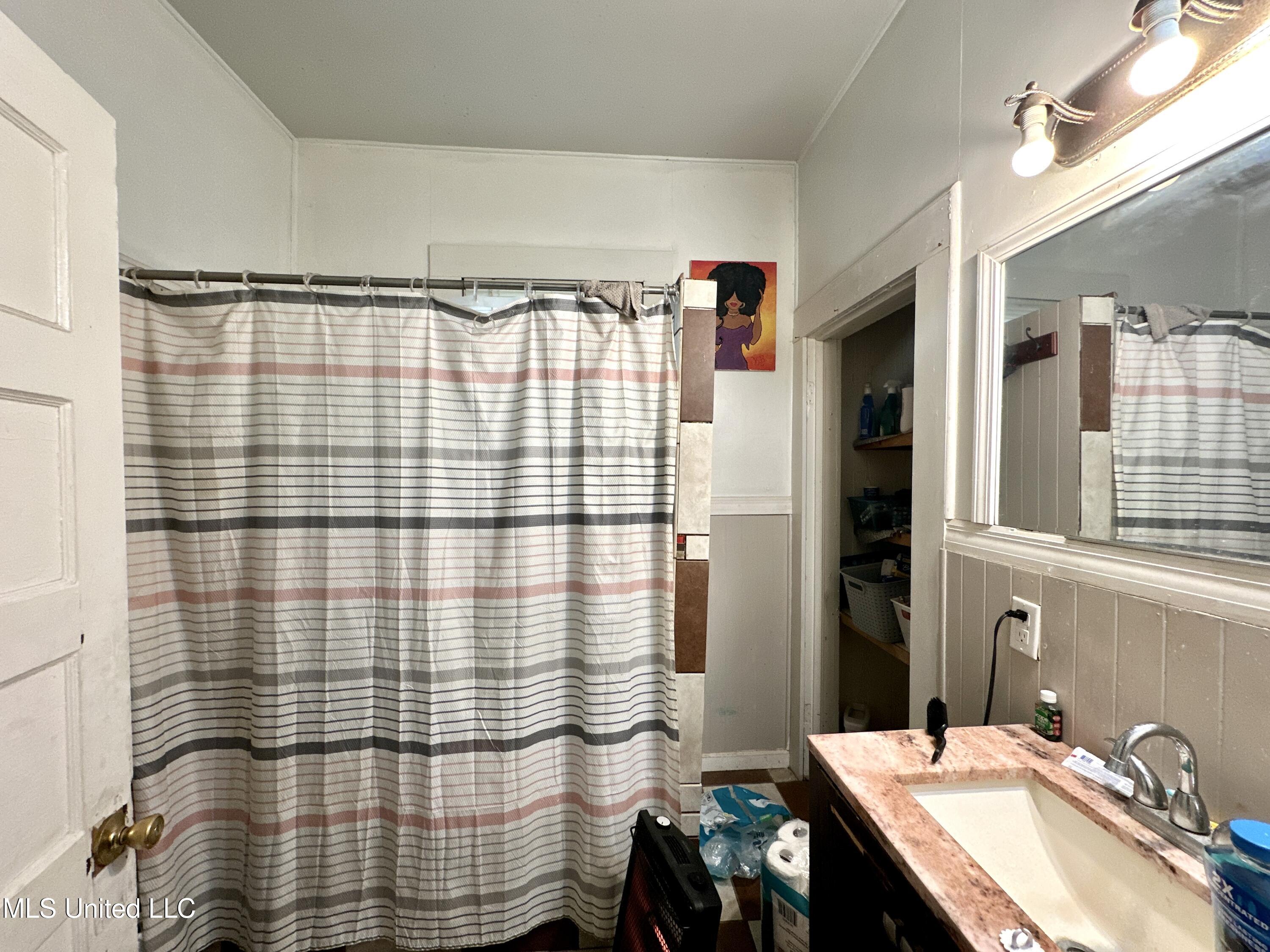 407 7th Street McComb, MS 39648 - Photo 3 of 9 IMG_9070