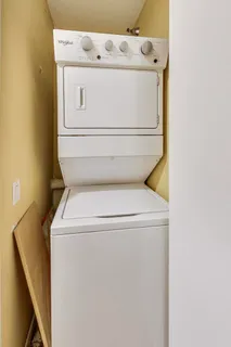 $299,900 | 400 North LaSalle Drive, Unit 1209, Chicago, IL 60654