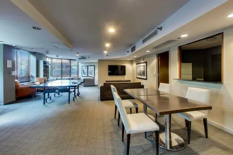 $299,900 | 400 North LaSalle Drive, Unit 1209, Chicago, IL 60654