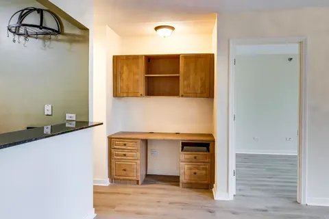 $299,900 | 400 North LaSalle Drive, Unit 1209, Chicago, IL 60654