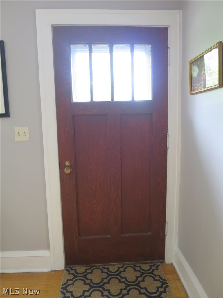 1628 Maple Road Cleveland Heights, OH 44121 - Photo 4 of 35