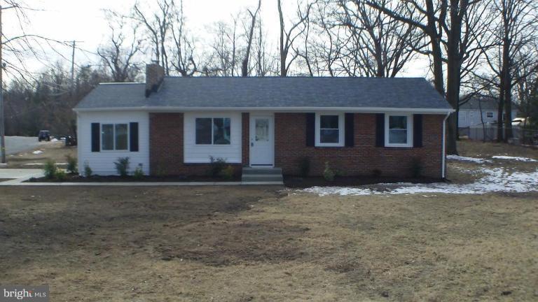 1827 Division Road Pasadena, MD 21122 - Photo 1 of 11 Exterior (Main)