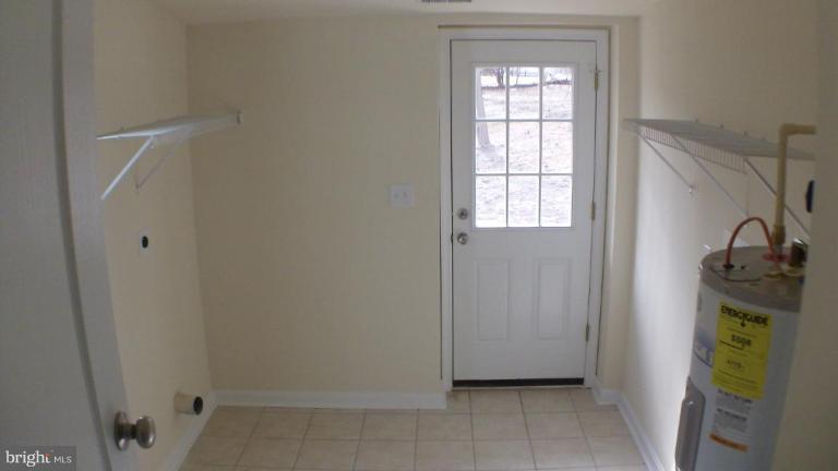1827 Division Road Pasadena, MD 21122 - Photo 11 of 11 Laundry Area 1