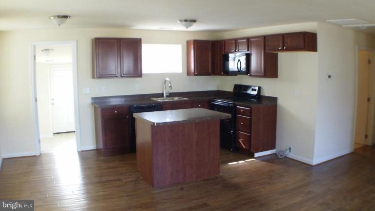 1827 Division Road Pasadena, MD 21122 - Photo 3 of 11 Kitchen