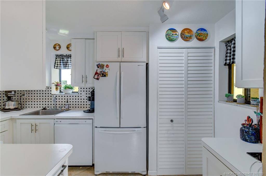 5355 Southeast Miles Grant Road, Unit E103 Stuart, FL 34997 - Photo 21 of 64 Gallery Image 21