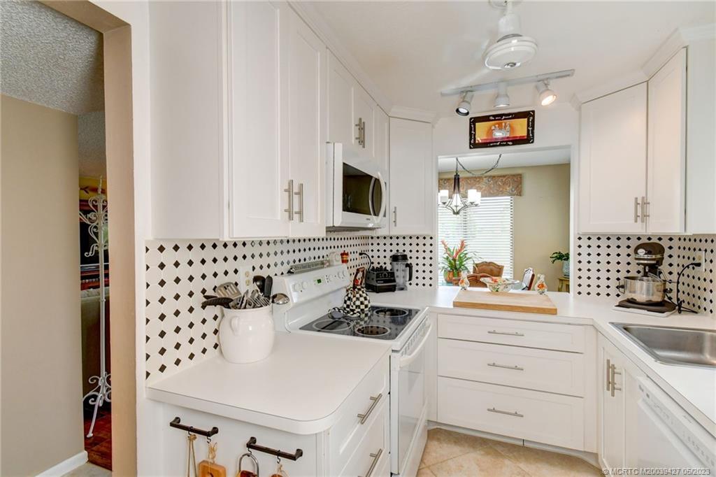 5355 Southeast Miles Grant Road, Unit E103 Stuart, FL 34997 - Photo 24 of 64 Gallery Image 24