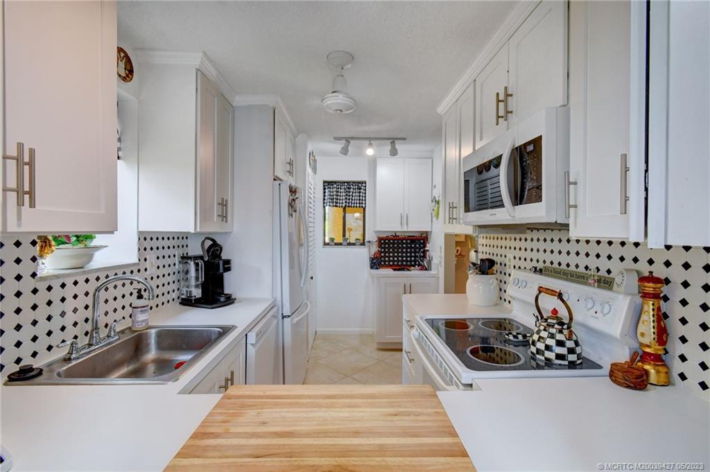 5355 Southeast Miles Grant Road, Unit E103 Stuart, FL 34997 - Photo 25 of 64 Gallery Image 25
