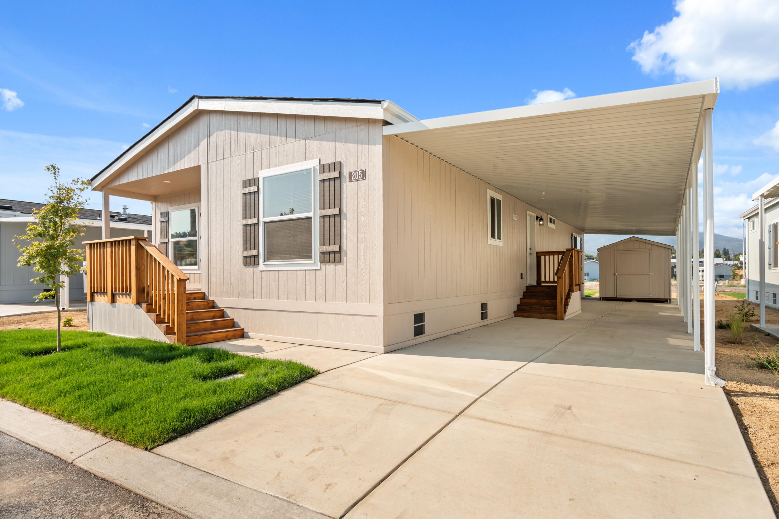 300 Luman Road, Unit 205 Phoenix, OR 97535 - Photo 2 of 25 205