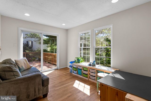 $565,000 | 18631 Clovercrest Circle, Olney, MD 20832