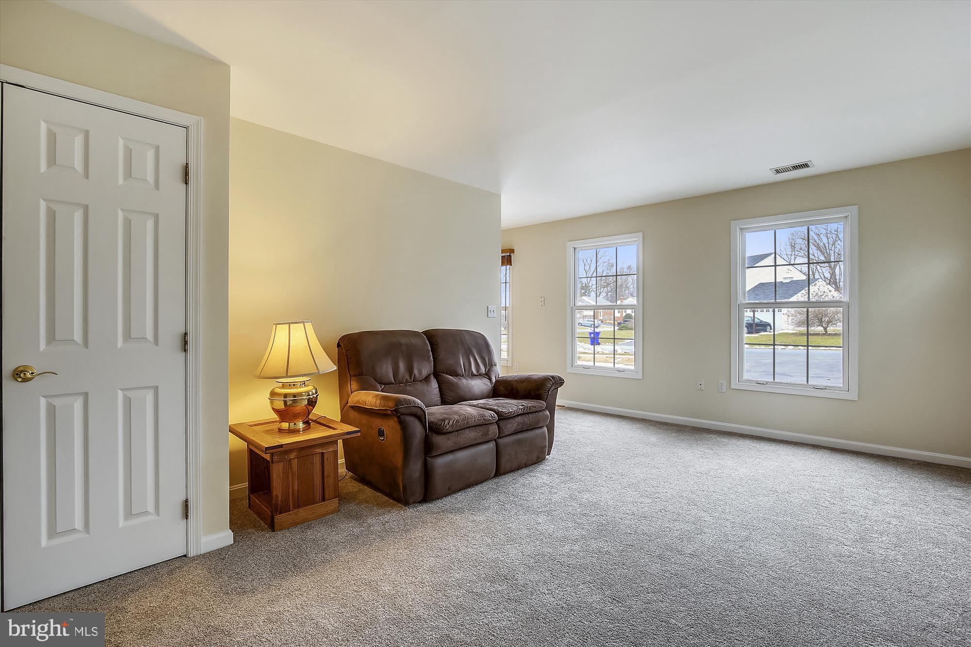 3418 Briars Road Brookeville, MD 20833 - Photo 22 of 32 Apartment living room