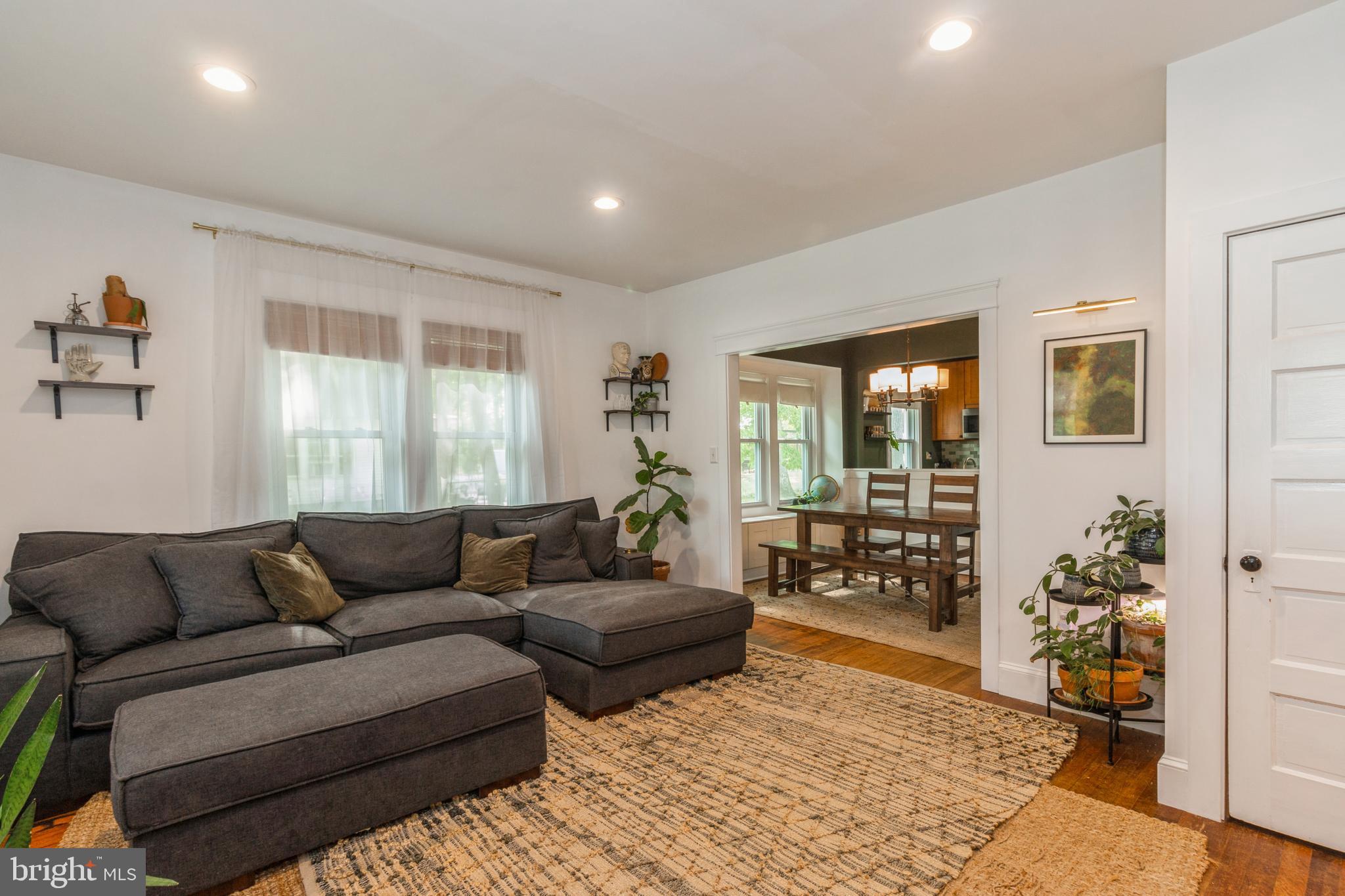 2139 Atco Avenue Atco, NJ 08004 - Photo 5 of 28 living room